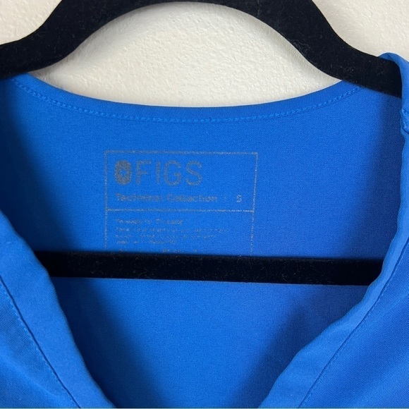 Figs Casma Three Pocket Scrub Top Royal Blue - Picture 4 of 5